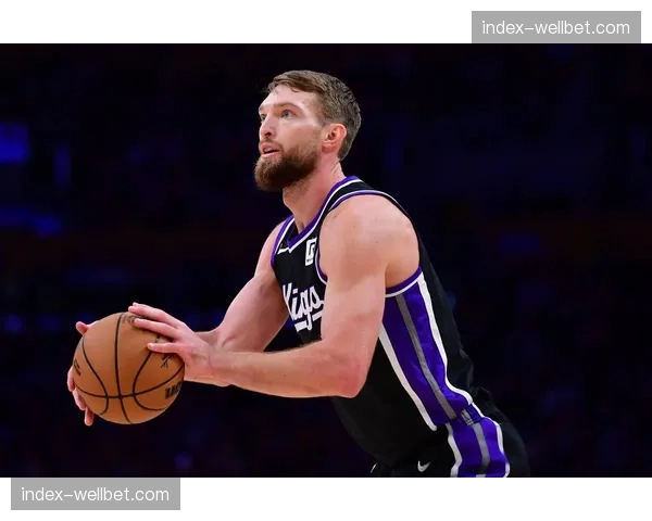 小萨博尼斯国王高位策应核心，手递手与肘区传球视野开阔